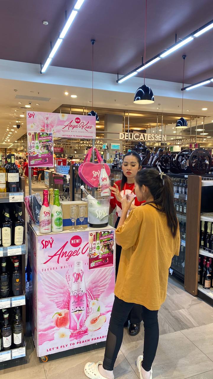 SPY Sparkle Fruit Revolutionizing FMCG Distribution with Da Houg Heng at Makro Cambodia - Image 9